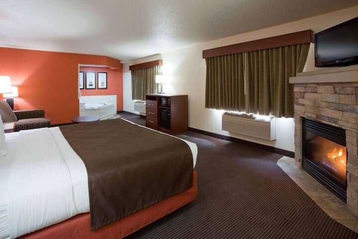 Room 6 of 13
