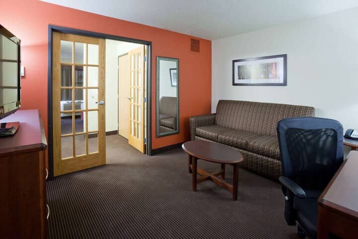 Room 5 of 13